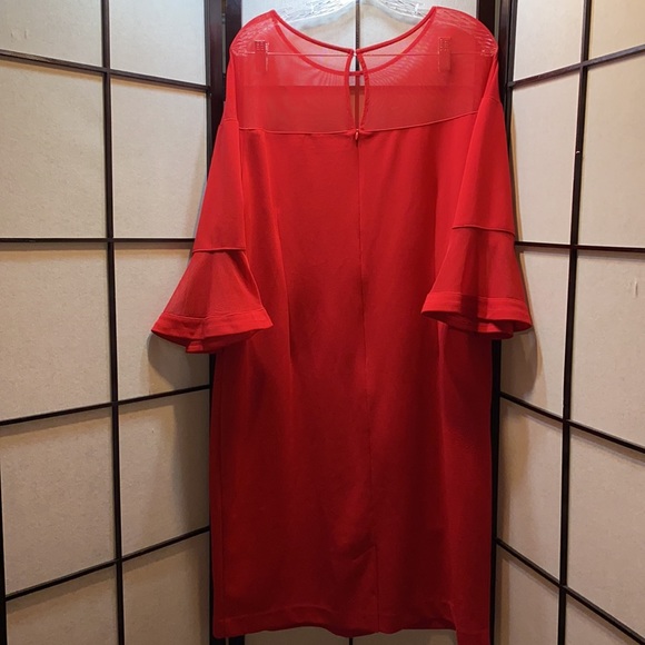 L’âne Bryant New Red fancy dress with flare at base of arms size 16! - Picture 3 of 8